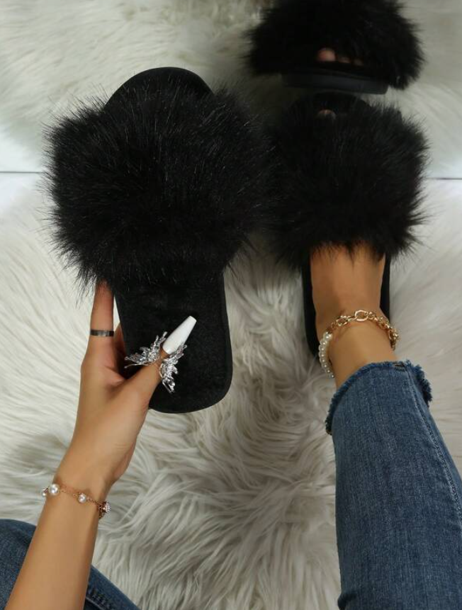 Black Extra Fluffy Slippers